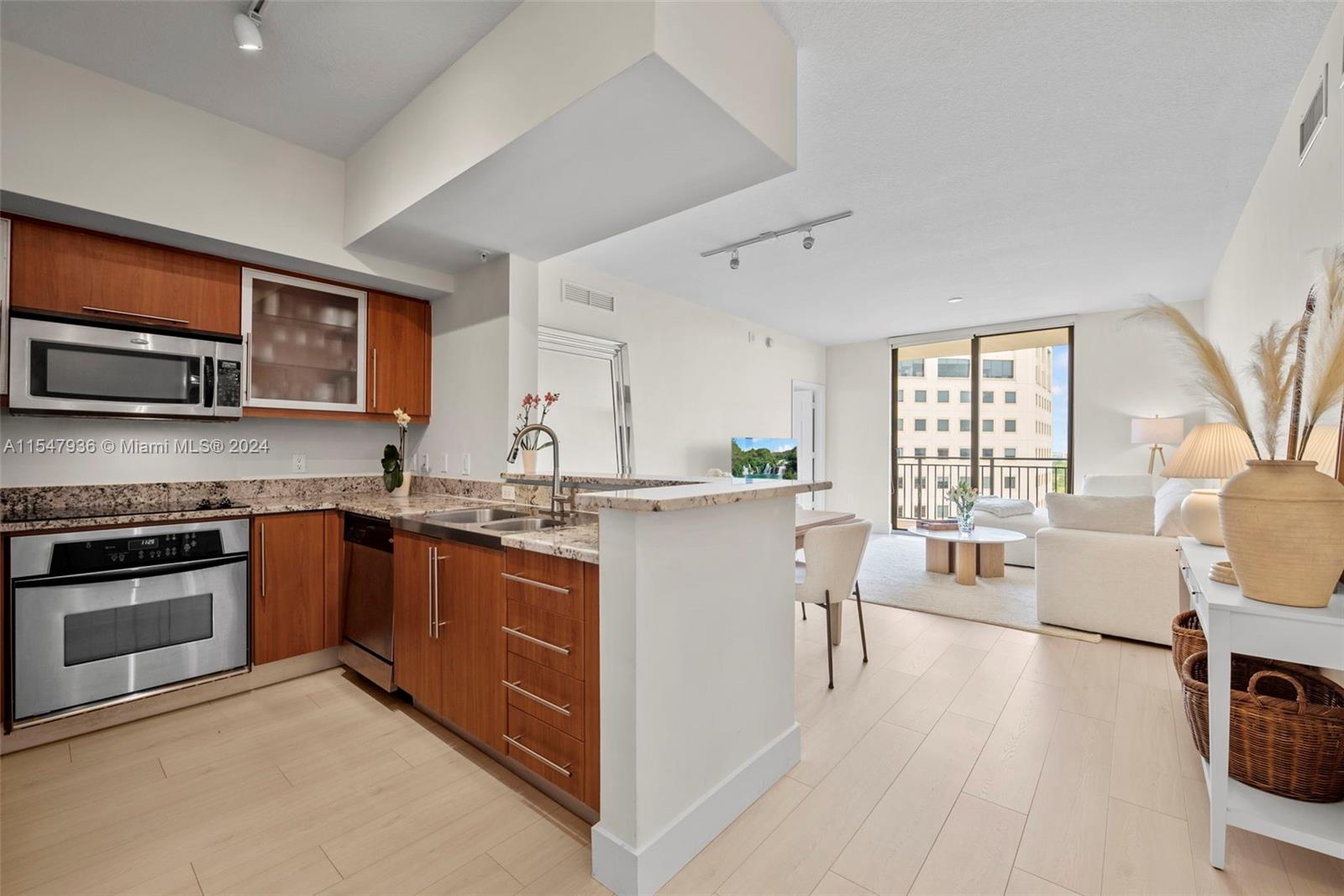 888 S Douglas Rd 917, Coral Gables, Florida 33134, 2 Bedrooms Bedrooms, ,2 BathroomsBathrooms,Residential,For Sale,888 S Douglas Rd 917,A11547936
