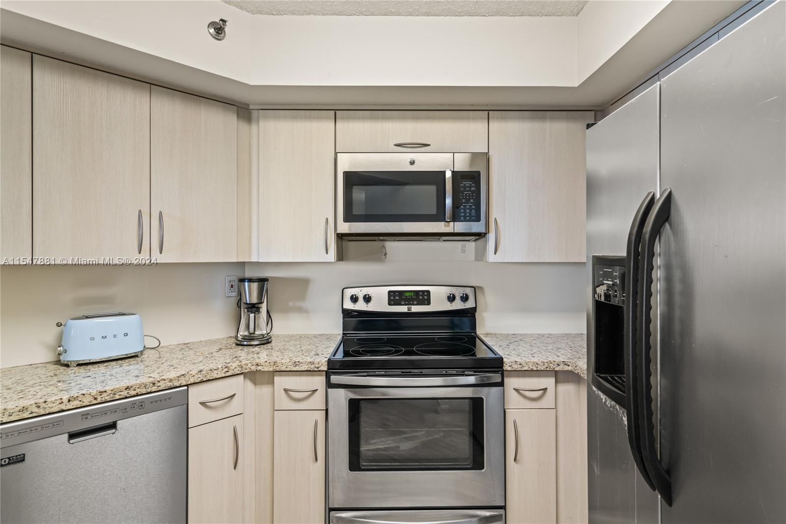 6767 Collins Ave 1408, Miami Beach, Florida 33141, 2 Bedrooms Bedrooms, ,2 BathroomsBathrooms,Residential,For Sale,6767 Collins Ave 1408,A11547881