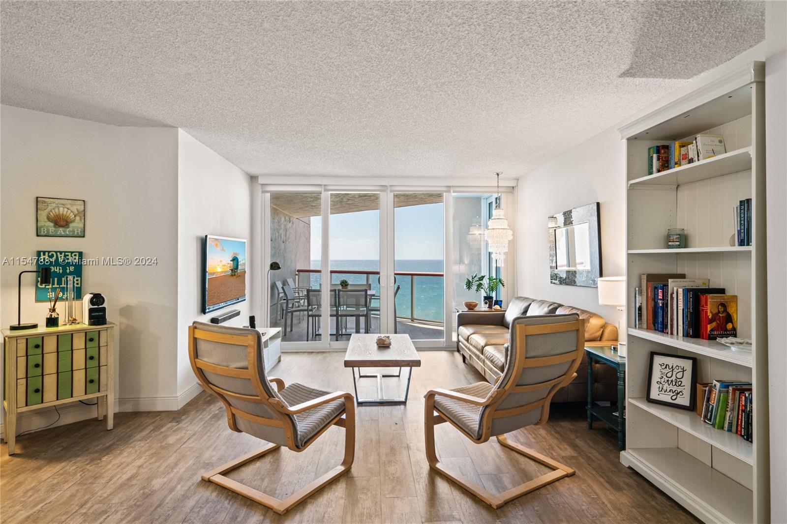 6767 Collins Ave 1408, Miami Beach, Florida 33141, 2 Bedrooms Bedrooms, ,2 BathroomsBathrooms,Residential,For Sale,6767 Collins Ave 1408,A11547881