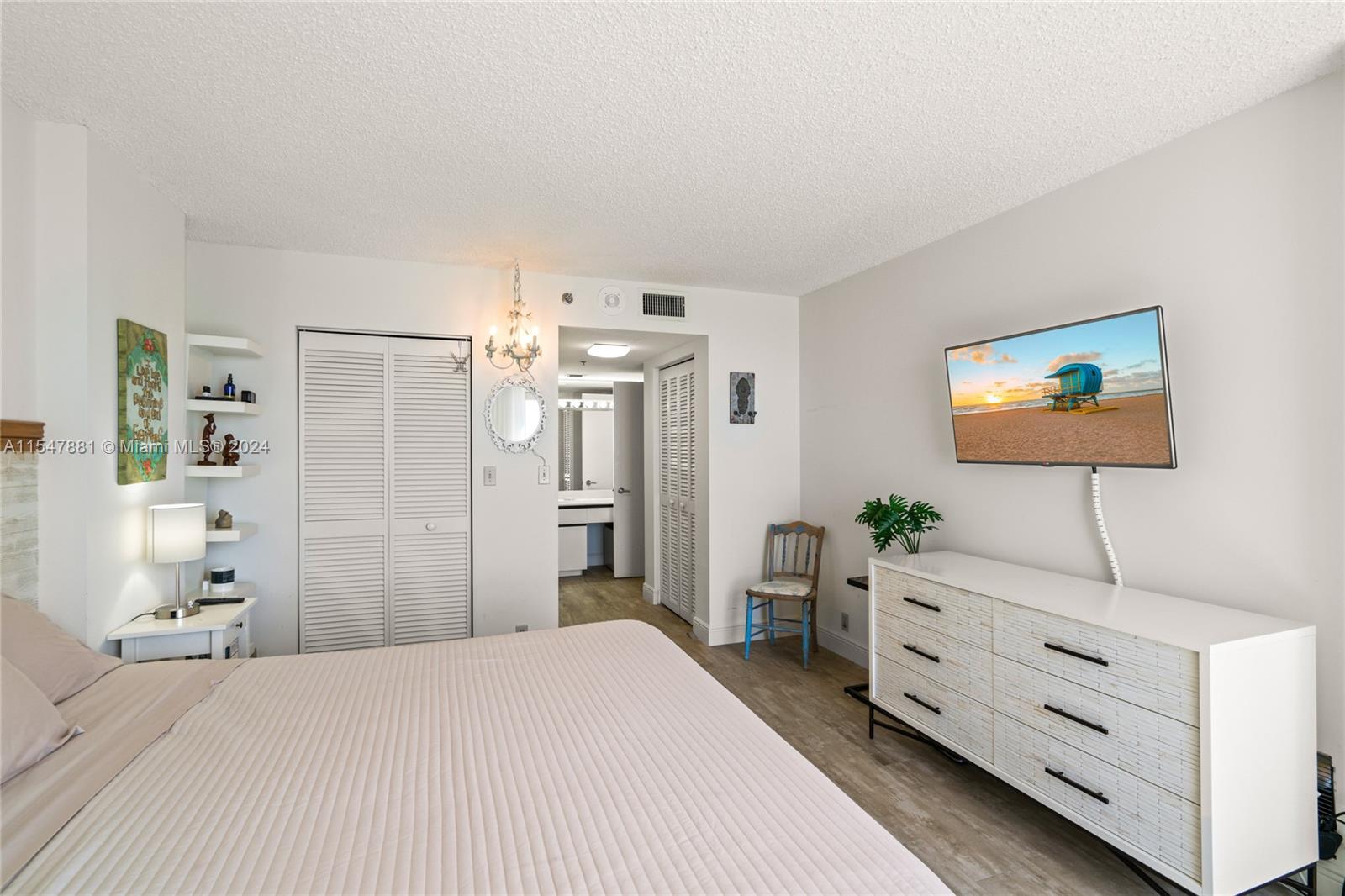 6767 Collins Ave 1408, Miami Beach, Florida 33141, 2 Bedrooms Bedrooms, ,2 BathroomsBathrooms,Residential,For Sale,6767 Collins Ave 1408,A11547881