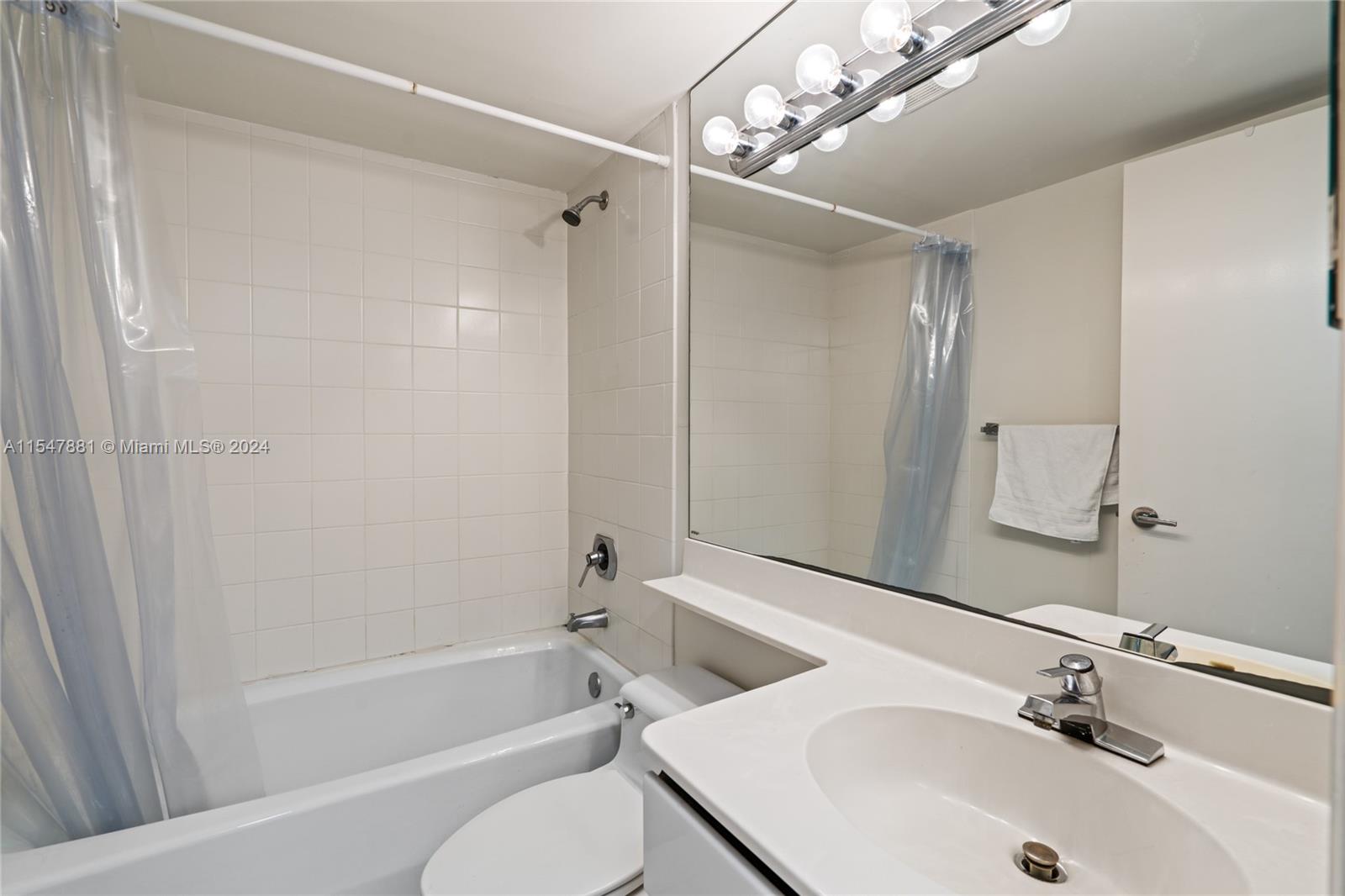 6767 Collins Ave 1408, Miami Beach, Florida 33141, 2 Bedrooms Bedrooms, ,2 BathroomsBathrooms,Residential,For Sale,6767 Collins Ave 1408,A11547881