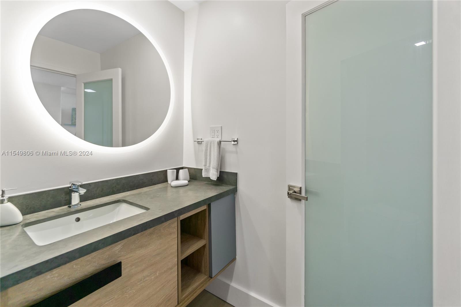 100 Lincoln Rd 1630, Miami Beach, Florida 33139, ,1 BathroomBathrooms,Residential,For Sale,100 Lincoln Rd 1630,A11549806