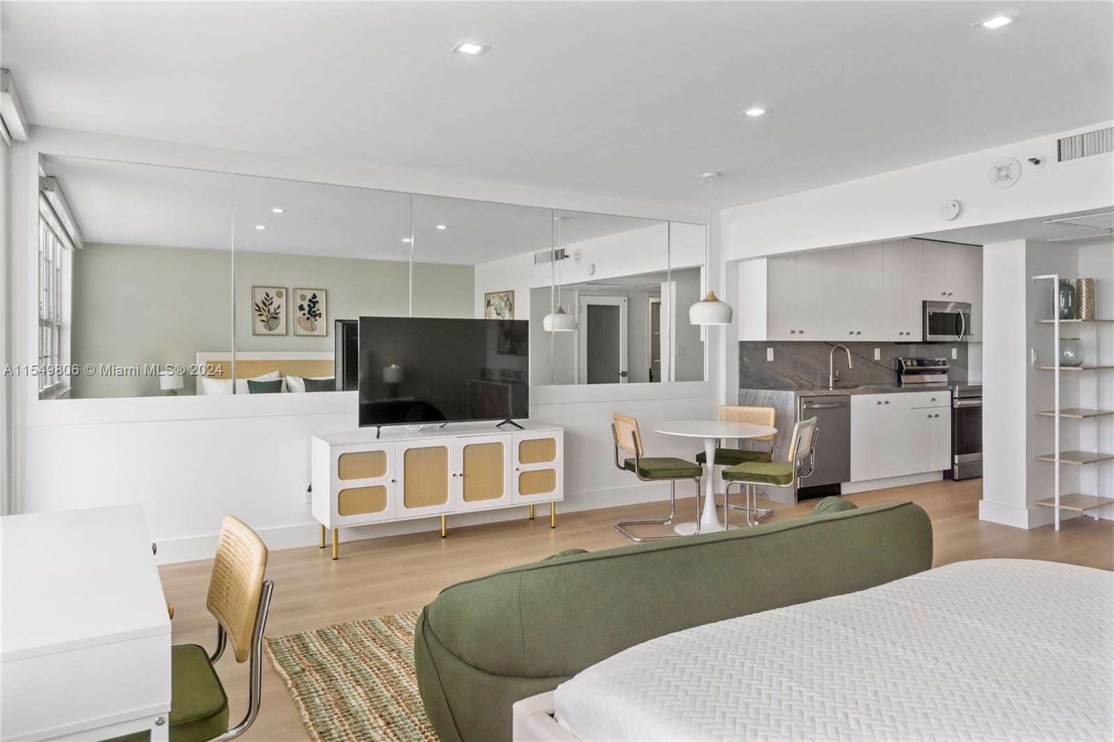 100 Lincoln Rd 1630, Miami Beach, Florida 33139, ,1 BathroomBathrooms,Residential,For Sale,100 Lincoln Rd 1630,A11549806