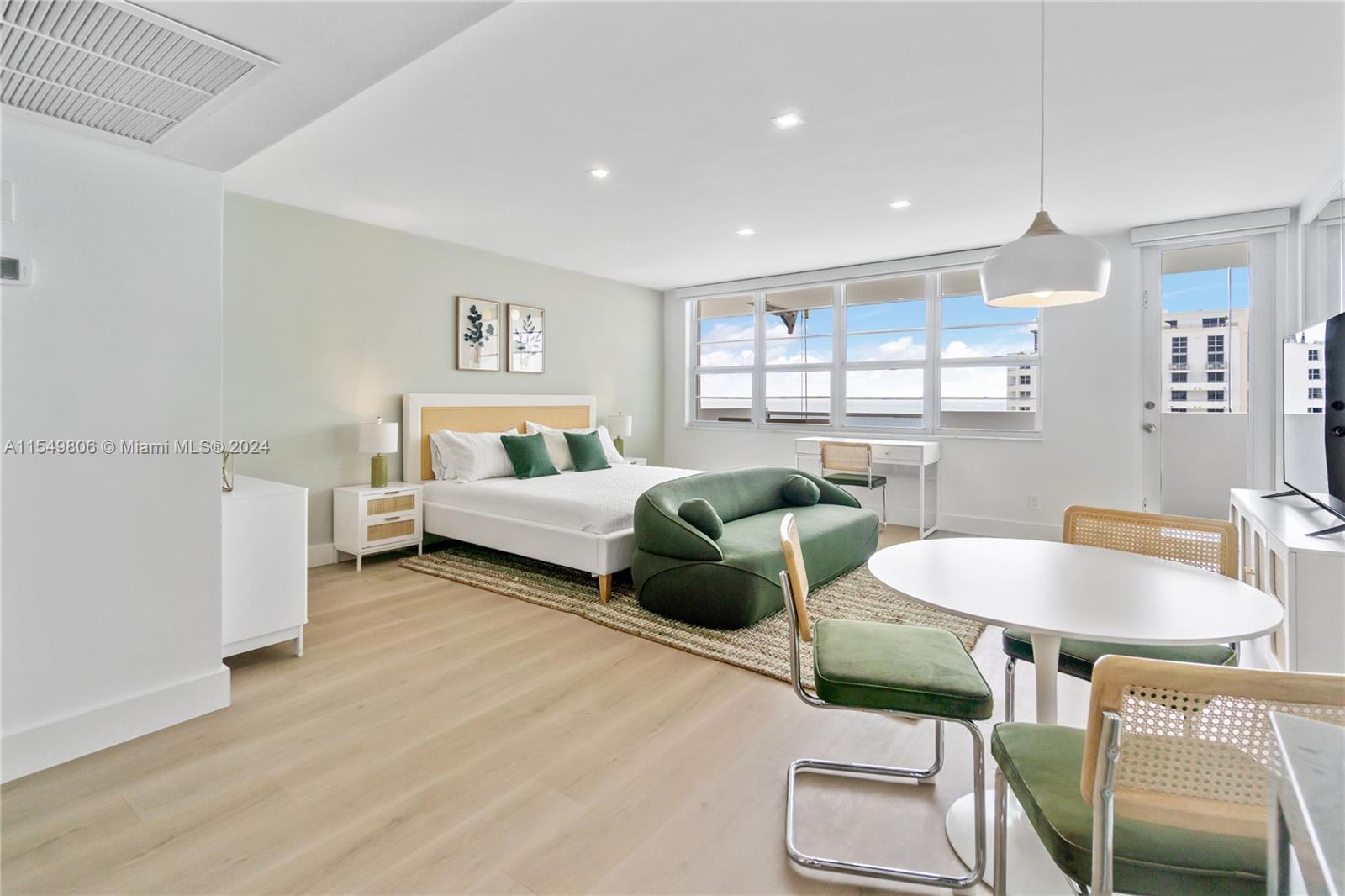 100 Lincoln Rd 1630, Miami Beach, Florida 33139, ,1 BathroomBathrooms,Residential,For Sale,100 Lincoln Rd 1630,A11549806