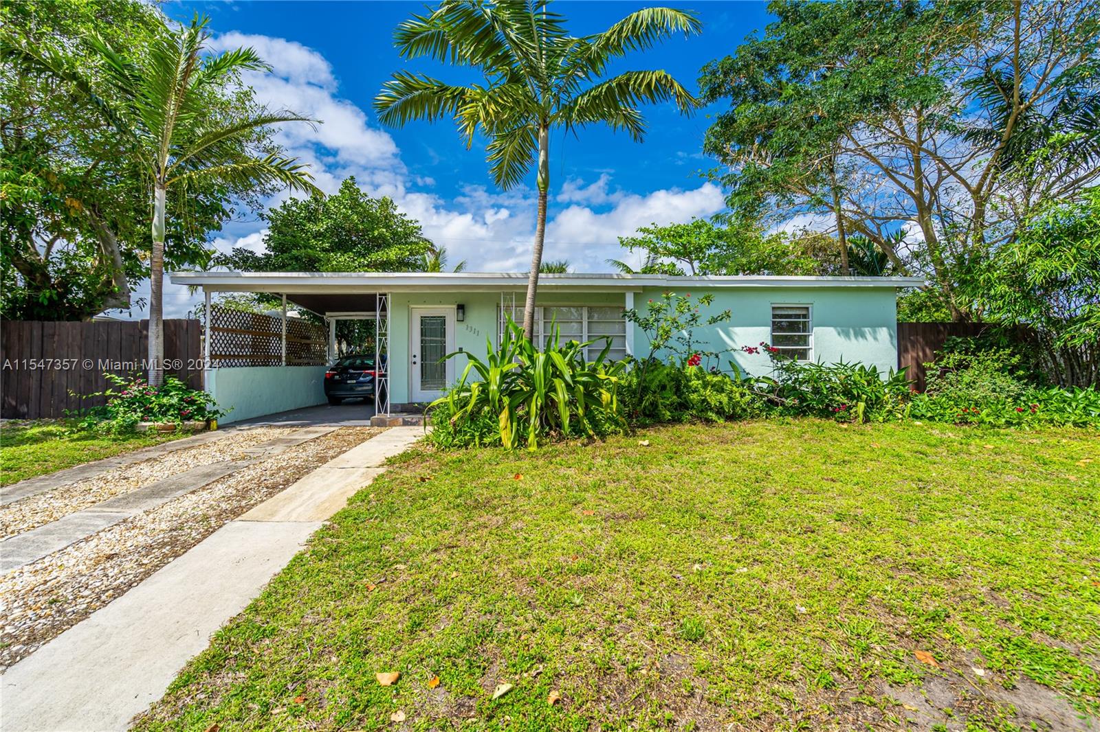 1311 NE 40th Ct, Pompano Beach, Florida 33064, 3 Bedrooms Bedrooms, ,1 BathroomBathrooms,Residential,For Sale,1311 NE 40th Ct,A11547357