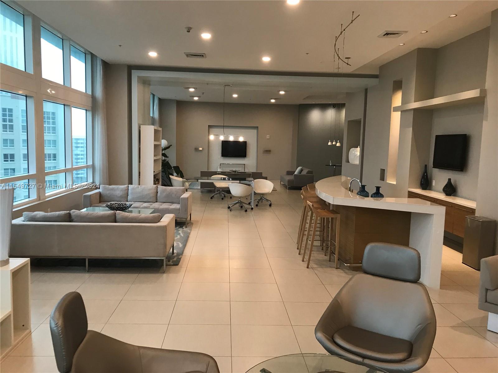 1900 N Bayshore Dr 3617, Miami, Florida 33132, 1 Bedroom Bedrooms, ,1 BathroomBathrooms,Residential,For Sale,1900 N Bayshore Dr 3617,A11549727