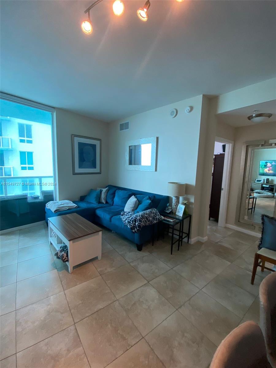 1900 N Bayshore Dr 3617, Miami, Florida 33132, 1 Bedroom Bedrooms, ,1 BathroomBathrooms,Residential,For Sale,1900 N Bayshore Dr 3617,A11549727