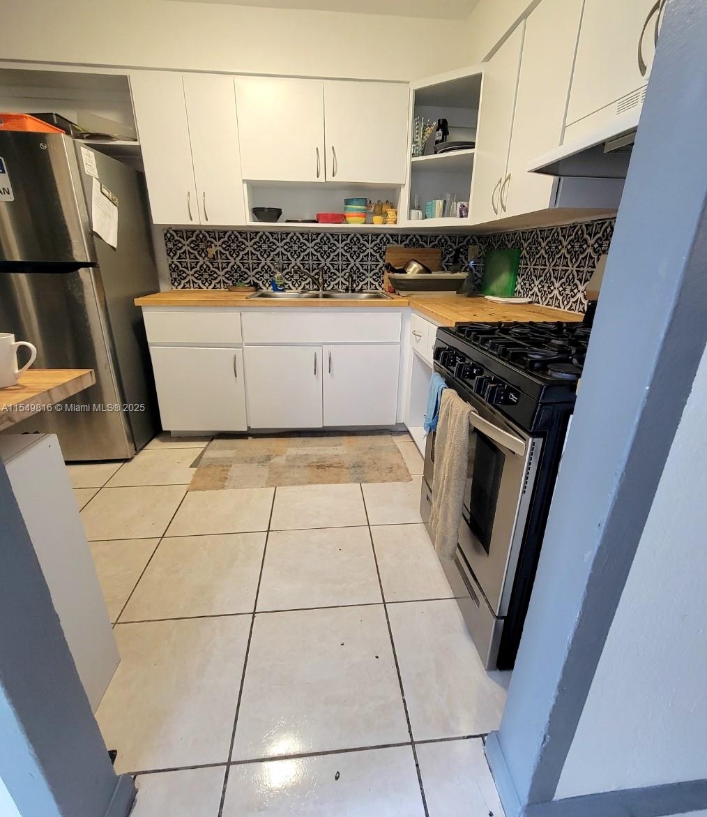 631 NW 10th St 631, Miami, Florida 33136, 3 Bedrooms Bedrooms, ,2 BathroomsBathrooms,Residential,For Sale,631 NW 10th St 631,A11549816