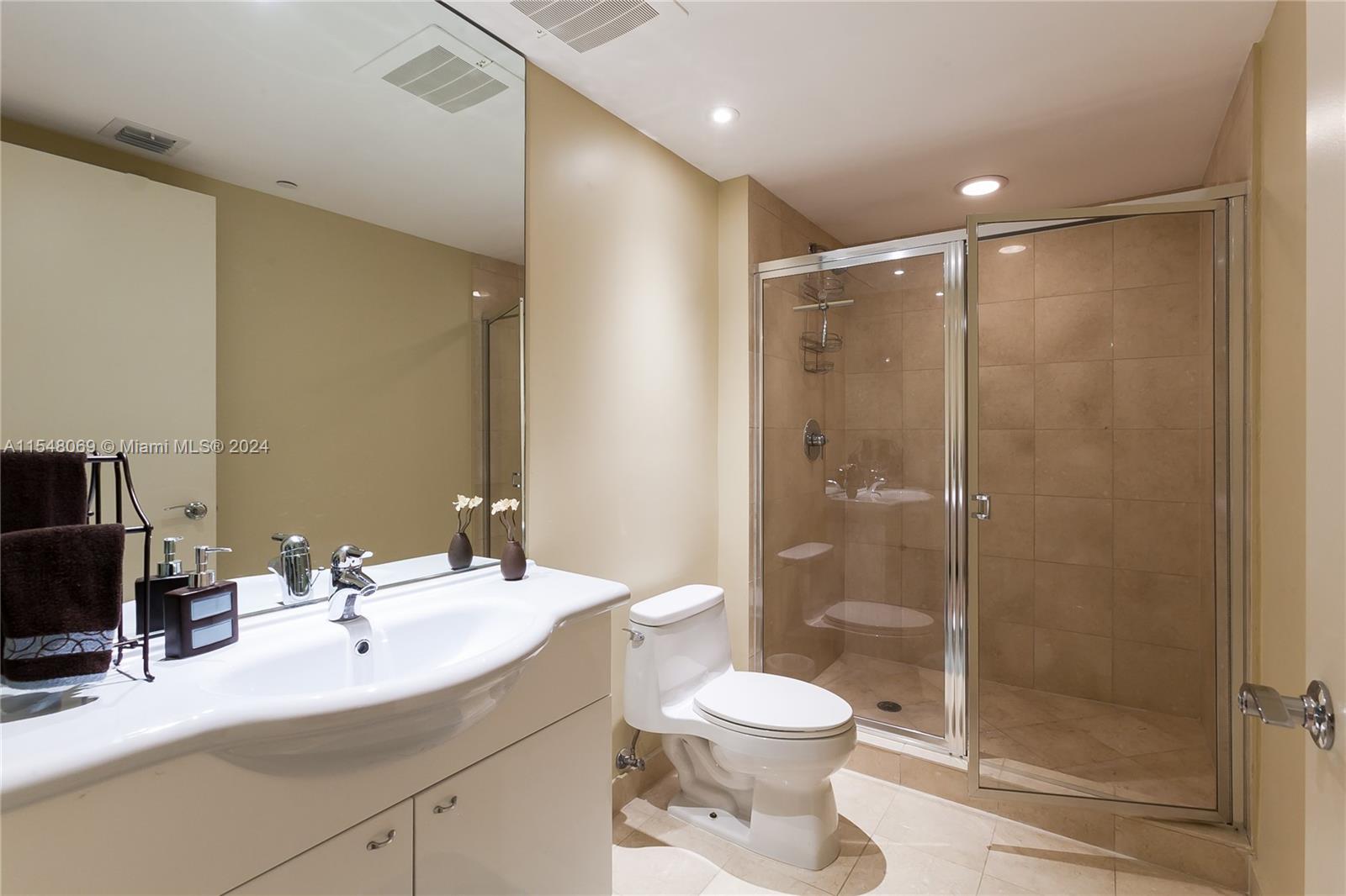 1800 S OCEAN DR 3803, Hallandale Beach, Florida 33009, 3 Bedrooms Bedrooms, ,3 BathroomsBathrooms,Residentiallease,For Rent,1800 S OCEAN DR 3803,A11548069