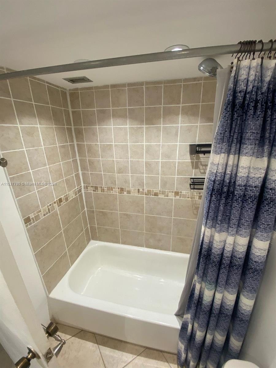 17570 Atlantic Blvd 502, Sunny Isles Beach, Florida 33160, 1 Bedroom Bedrooms, ,1 BathroomBathrooms,Residentiallease,For Rent,17570 Atlantic Blvd 502,A11537780