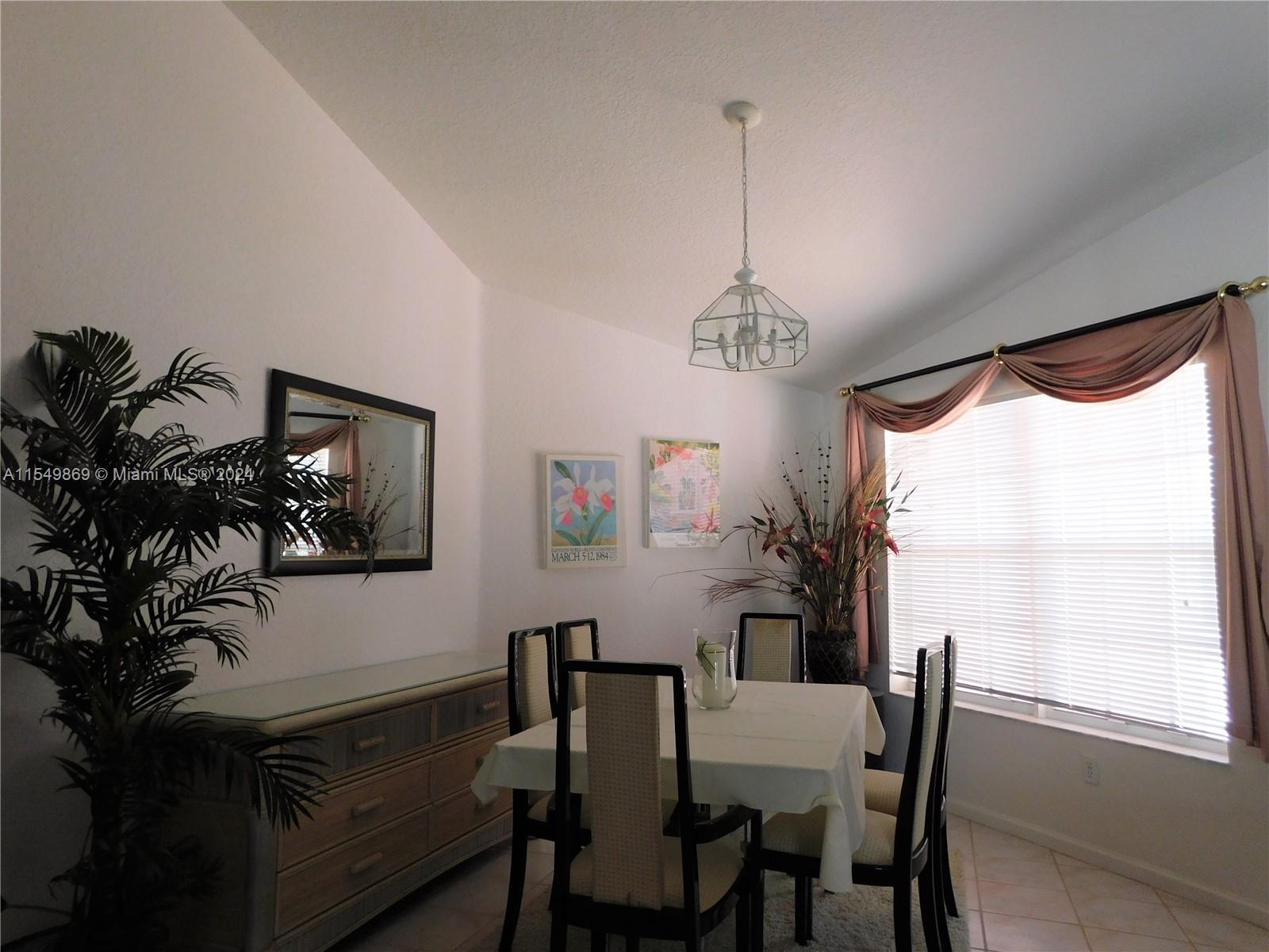 2710 Augusta Dr, Homestead, Florida 33035, 3 Bedrooms Bedrooms, ,2 BathroomsBathrooms,Residential,For Sale,2710 Augusta Dr,A11549869