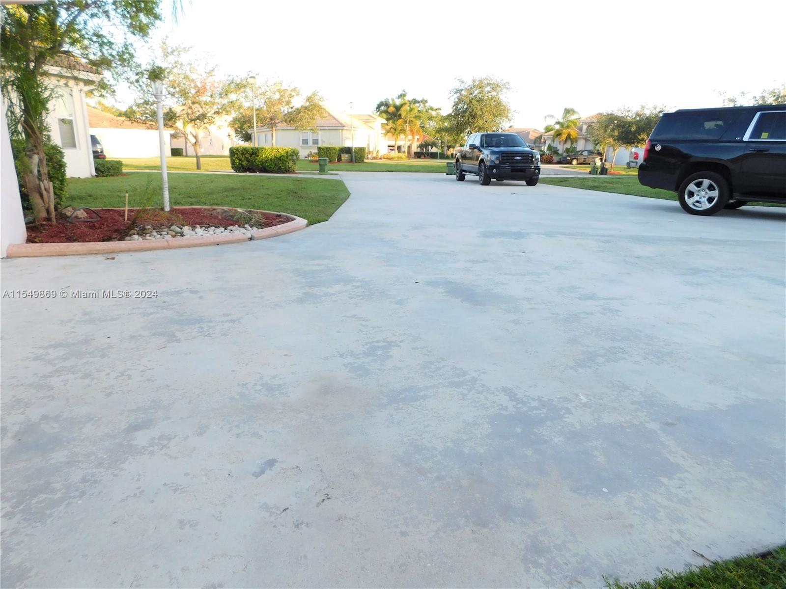 2710 Augusta Dr, Homestead, Florida 33035, 3 Bedrooms Bedrooms, ,2 BathroomsBathrooms,Residential,For Sale,2710 Augusta Dr,A11549869