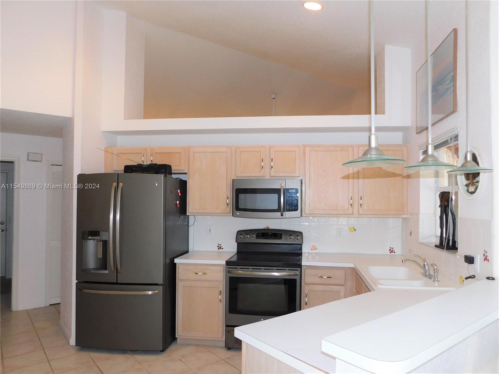 2710 Augusta Dr, Homestead, Florida 33035, 3 Bedrooms Bedrooms, ,2 BathroomsBathrooms,Residential,For Sale,2710 Augusta Dr,A11549869