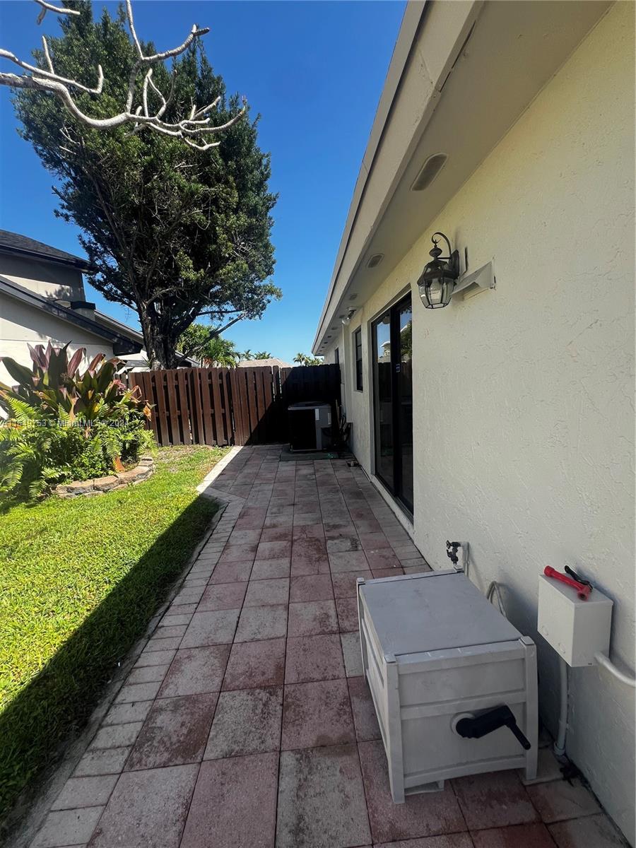 5431 152nd Place Cir, Miami, FL, 33185 United States, 3 Bedrooms Bedrooms, ,2 BathroomsBathrooms,Residential,For Sale,152nd Place Cir,A11549753