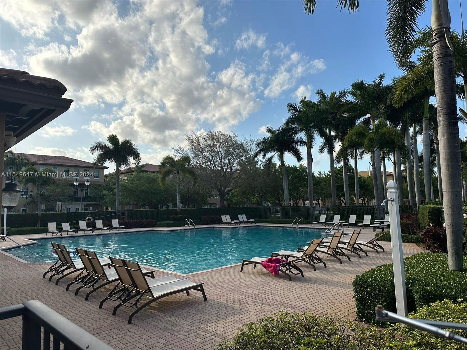 14608 SW 14th St, Pembroke Pines, Florida 33027, 3 Bedrooms Bedrooms, ,2 BathroomsBathrooms,Residentiallease,For Rent,14608 SW 14th St,A11549647