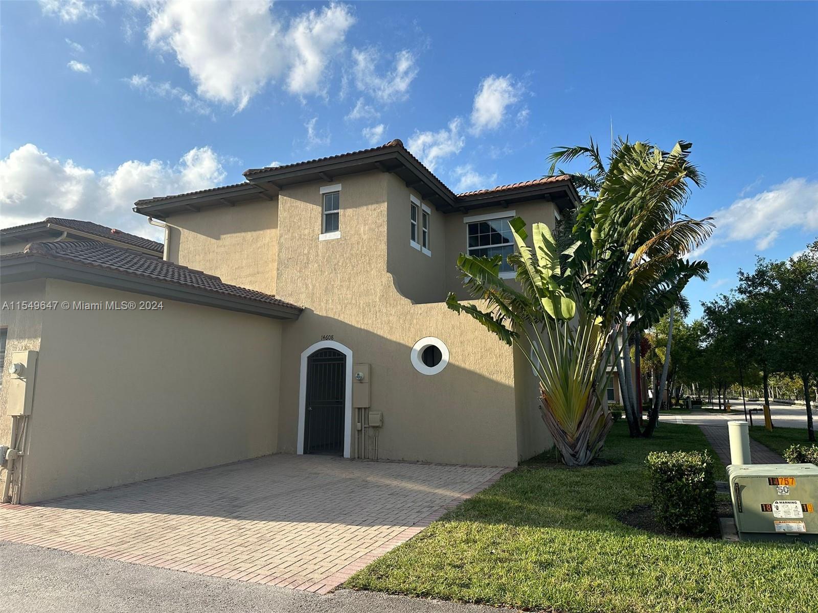 14608 SW 14th St, Pembroke Pines, Florida 33027, 3 Bedrooms Bedrooms, ,2 BathroomsBathrooms,Residentiallease,For Rent,14608 SW 14th St,A11549647