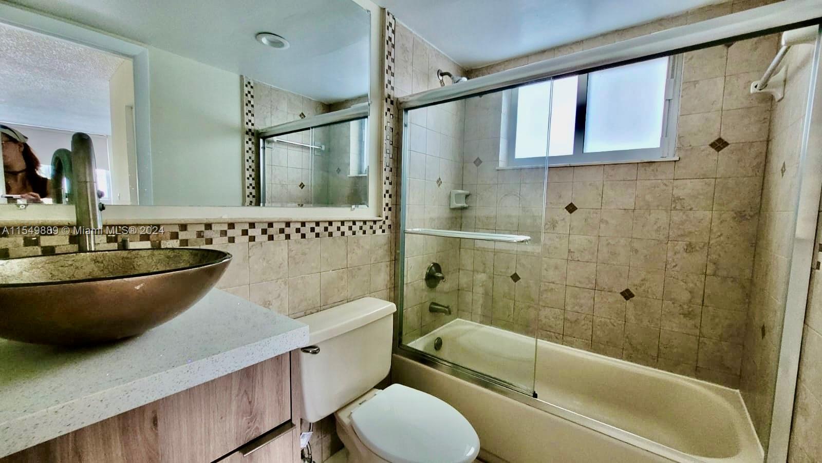 1605 Bay Rd 307, Miami Beach, Florida 33139, 2 Bedrooms Bedrooms, ,2 BathroomsBathrooms,Residential,For Sale,1605 Bay Rd 307,A11549889