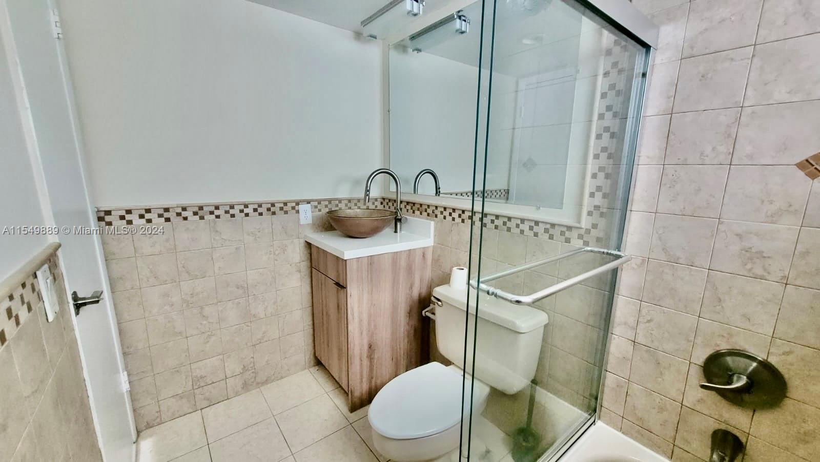 1605 Bay Rd 307, Miami Beach, Florida 33139, 2 Bedrooms Bedrooms, ,2 BathroomsBathrooms,Residential,For Sale,1605 Bay Rd 307,A11549889