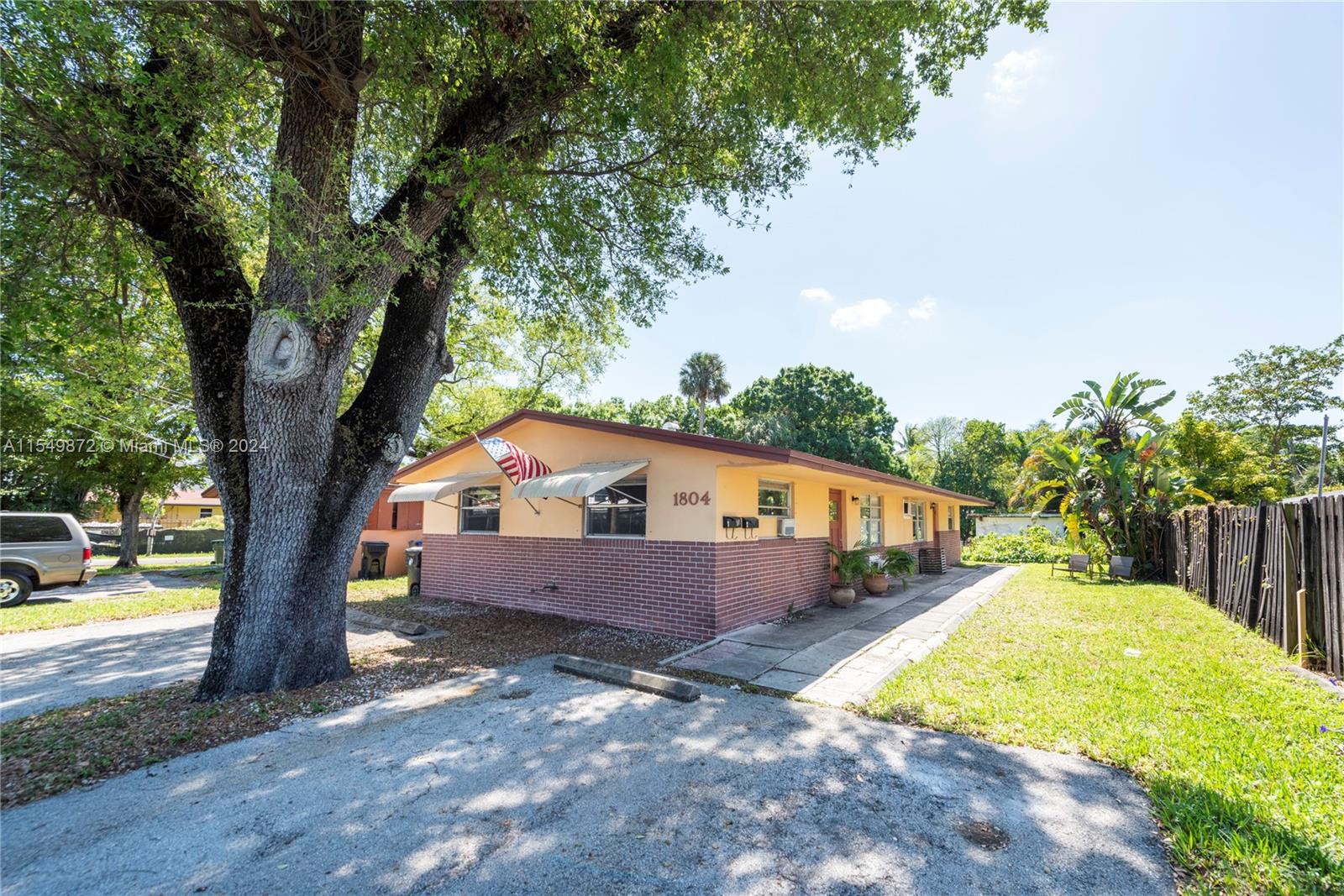 1804 SW 20th St  For Sale A11549872, FL