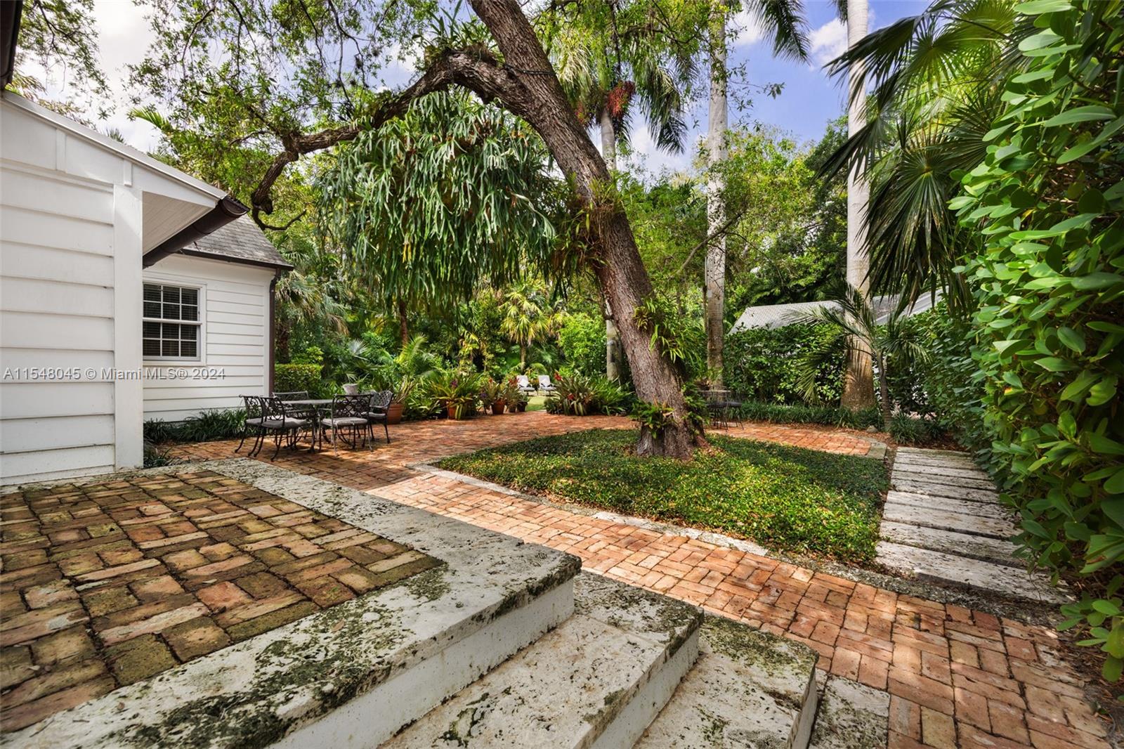 1717 Bayshore Dr, Coconut Grove, FL, 33133 United States, 5 Bedrooms Bedrooms, ,4 BathroomsBathrooms,Residential,For Sale,Bayshore Dr,A11548045