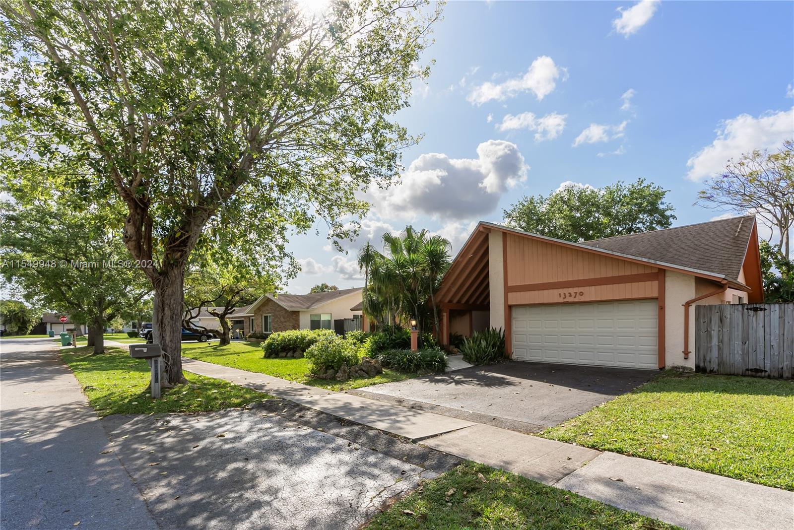 13270 SW 101st St  For Sale A11549948, FL