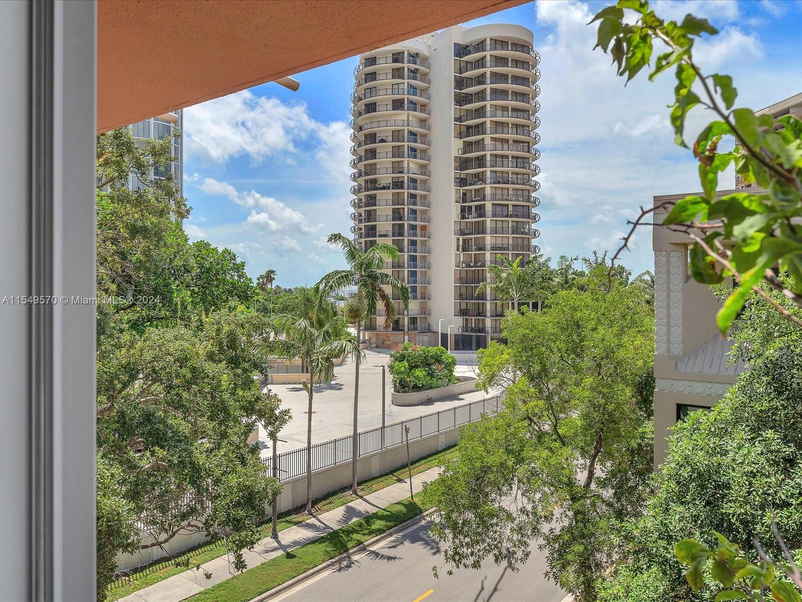 2801 Florida Ave 216, Miami, FL 33133, 1 Bedroom Bedrooms, ,1 BathroomBathrooms,Residential,For Sale,Florida Ave,A11549570