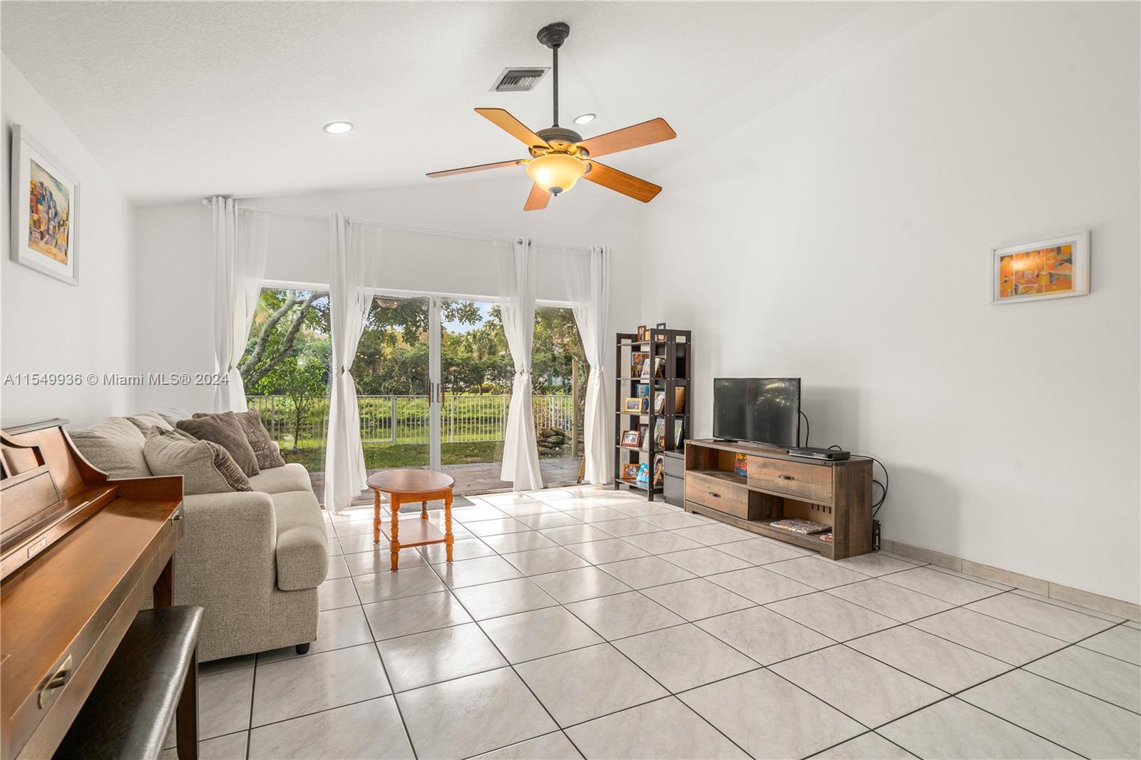 10780 10th St, Plantation, FL, 33322 United States, 3 Bedrooms Bedrooms, ,2 BathroomsBathrooms,Residential,For Sale,10th St,A11549936