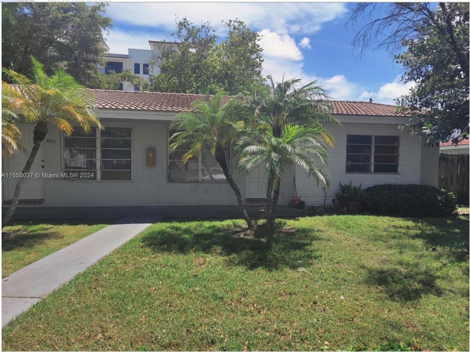 Adorable 2 bedroom, 2 bath villa conveniently located in Palmetto Bay in a gated community with pool. Large, open living area flooded with natural life.  Large bedrooms with plenty of closet space.  Huge backyard, washer dryer inside unit and 2 assigned parking spaces in front of unit.  A must see.