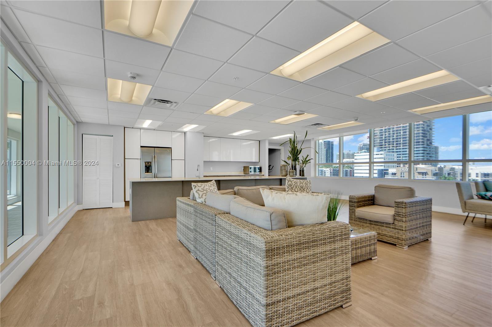 321 NE 26th St 806, Miami, Florida 33137, 2 Bedrooms Bedrooms, ,2 BathroomsBathrooms,Residentiallease,For Rent,321 NE 26th St 806,A11550004