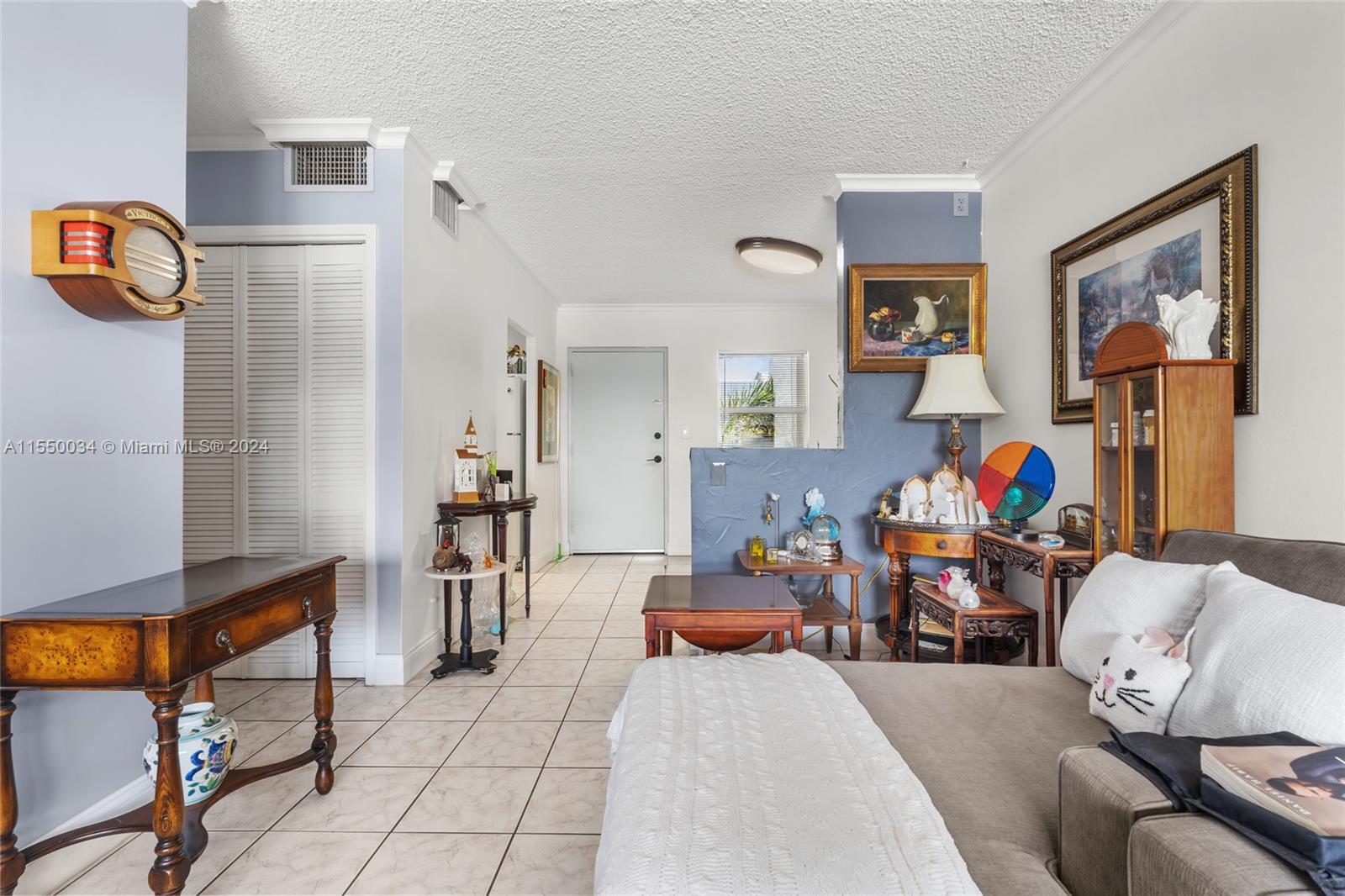 2555 NE 11th St 303, Fort Lauderdale, Florida 33304, 1 Bedroom Bedrooms, ,1 BathroomBathrooms,Residential,For Sale,2555 NE 11th St 303,A11550034