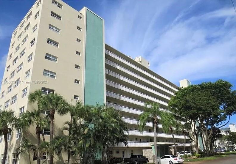 2555 NE 11th St 303, Fort Lauderdale, Florida 33304, 1 Bedroom Bedrooms, ,1 BathroomBathrooms,Residential,For Sale,2555 NE 11th St 303,A11550034