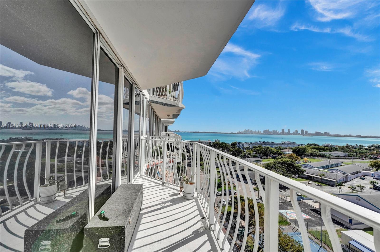 7601 E Treasure Dr 1402, North Bay Village, Florida 33141, 2 Bedrooms Bedrooms, ,2 BathroomsBathrooms,Residential,For Sale,7601 E Treasure Dr 1402,A11543884