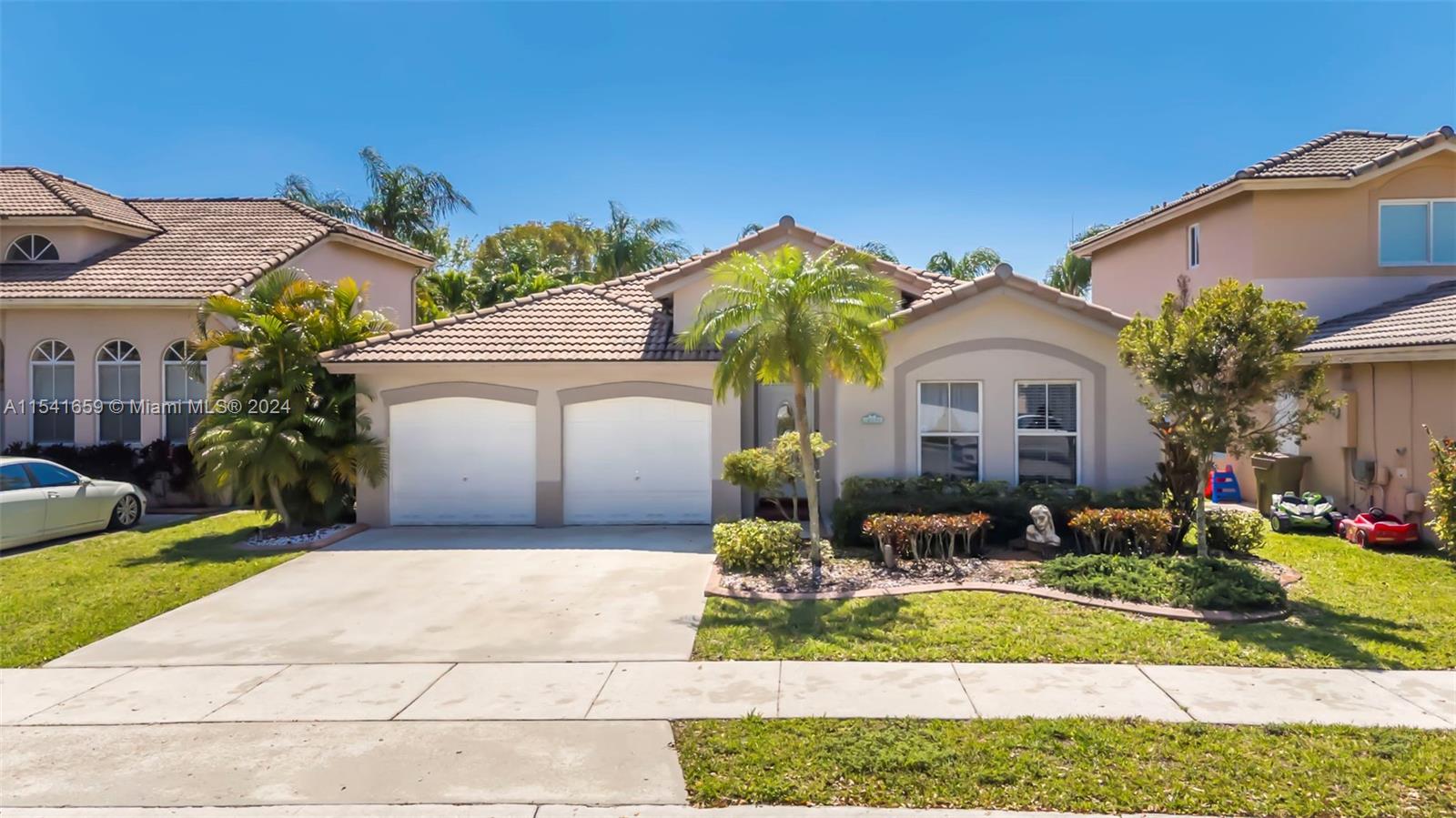 13744 S Garden Cove Cir  For Sale A11541659, FL