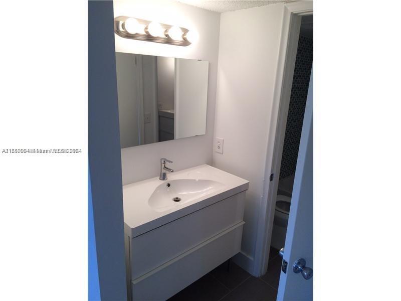 Miami, Florida 33172, 2 Bedrooms Bedrooms, ,1 BathroomBathrooms,Residential,For Sale,A11550094