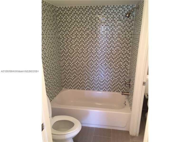 Miami, Florida 33172, 2 Bedrooms Bedrooms, ,1 BathroomBathrooms,Residential,For Sale,A11550094