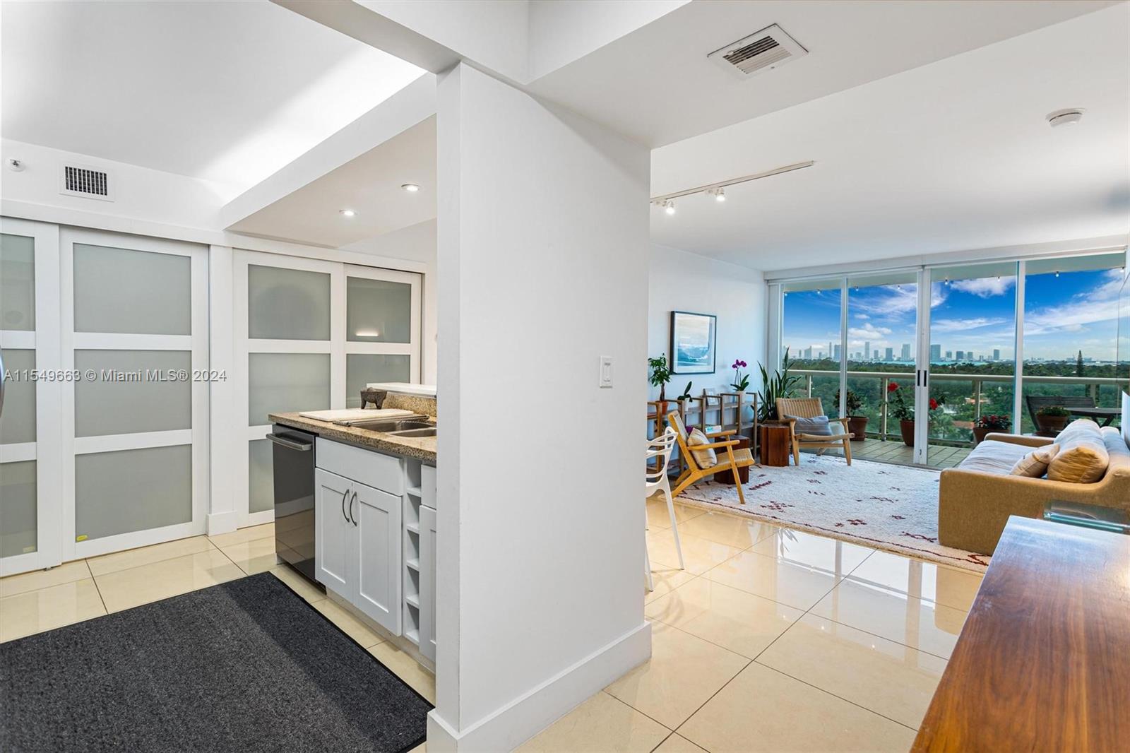 3411 Indian Creek Dr 1002, Miami Beach, Florida 33140, 2 Bedrooms Bedrooms, ,2 BathroomsBathrooms,Residential,For Sale,3411 Indian Creek Dr 1002,A11549663