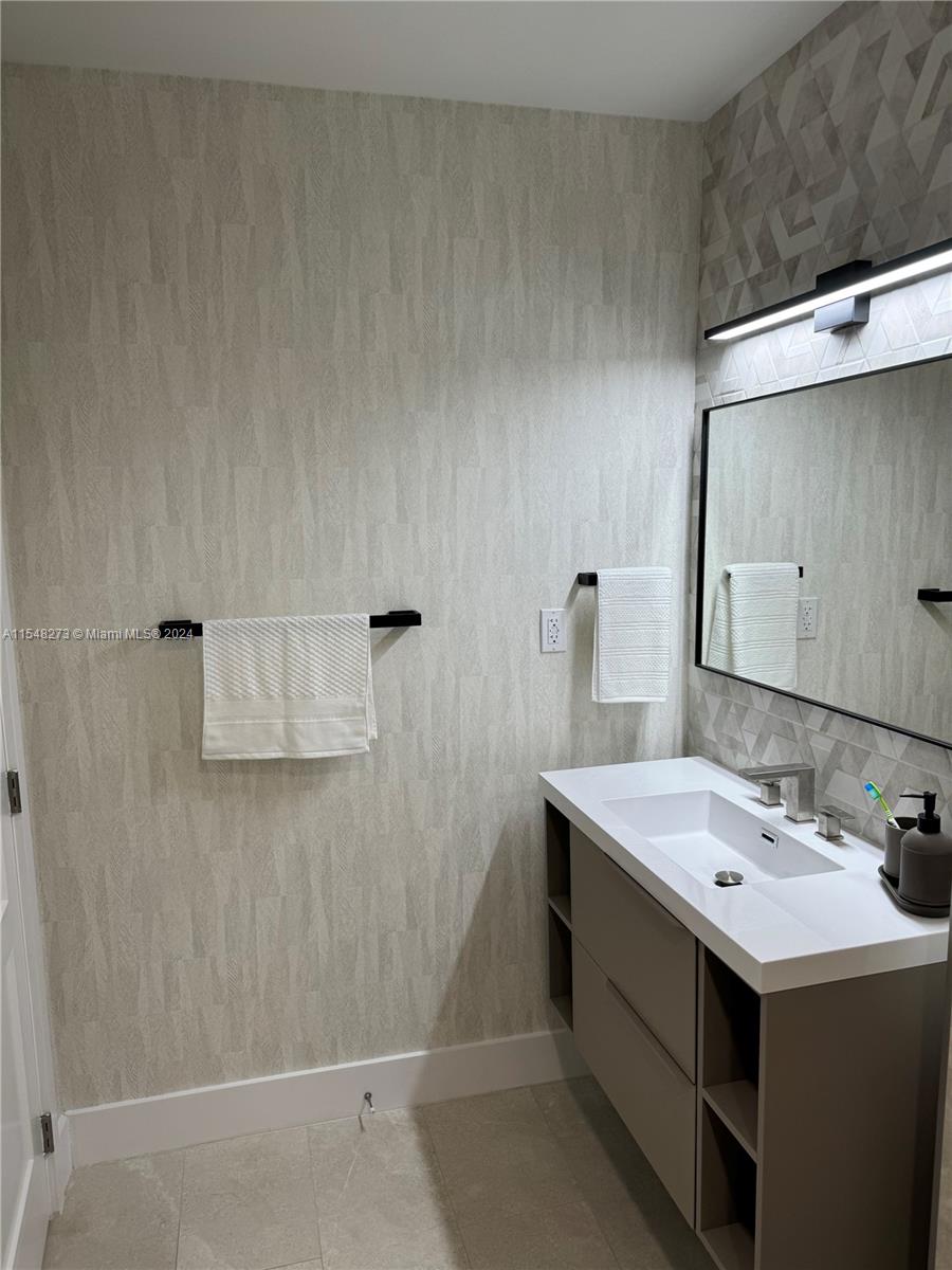 100 Lincoln Rd 625, Miami Beach, Florida 33139, 1 Bedroom Bedrooms, ,1 BathroomBathrooms,Residential,For Sale,100 Lincoln Rd 625,A11548273