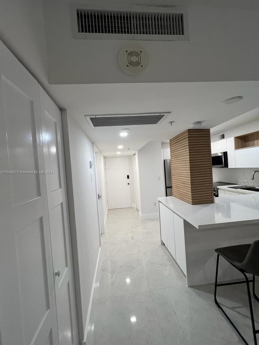 100 Lincoln Rd 625, Miami Beach, Florida 33139, 1 Bedroom Bedrooms, ,1 BathroomBathrooms,Residential,For Sale,100 Lincoln Rd 625,A11548273