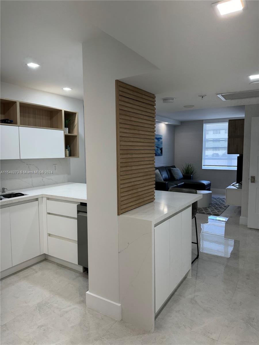 100 Lincoln Rd 625, Miami Beach, Florida 33139, 1 Bedroom Bedrooms, ,1 BathroomBathrooms,Residential,For Sale,100 Lincoln Rd 625,A11548273