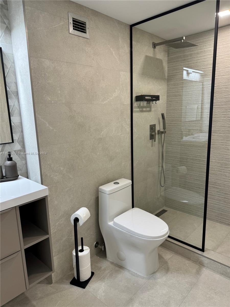 100 Lincoln Rd 625, Miami Beach, Florida 33139, 1 Bedroom Bedrooms, ,1 BathroomBathrooms,Residential,For Sale,100 Lincoln Rd 625,A11548273