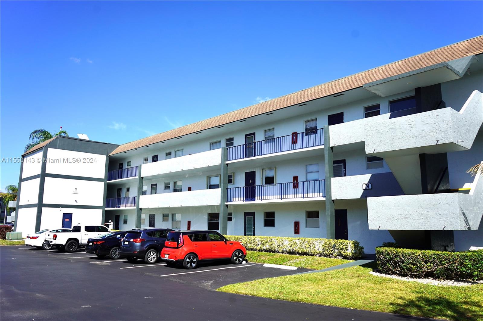 8330 Sands Point Blvd N307, Tamarac, Florida 33321, 2 Bedrooms Bedrooms, ,2 BathroomsBathrooms,Residentiallease,For Rent,8330 Sands Point Blvd N307,A11550143