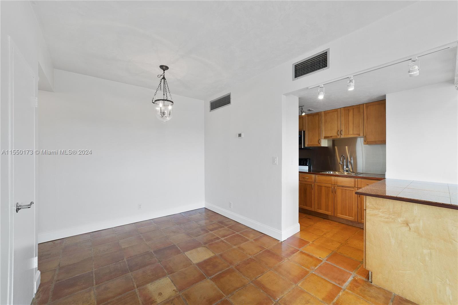 880 NE 69th St 4Q, Miami, Florida 33138, 1 Bedroom Bedrooms, ,1 BathroomBathrooms,Residential,For Sale,880 NE 69th St 4Q,A11550173