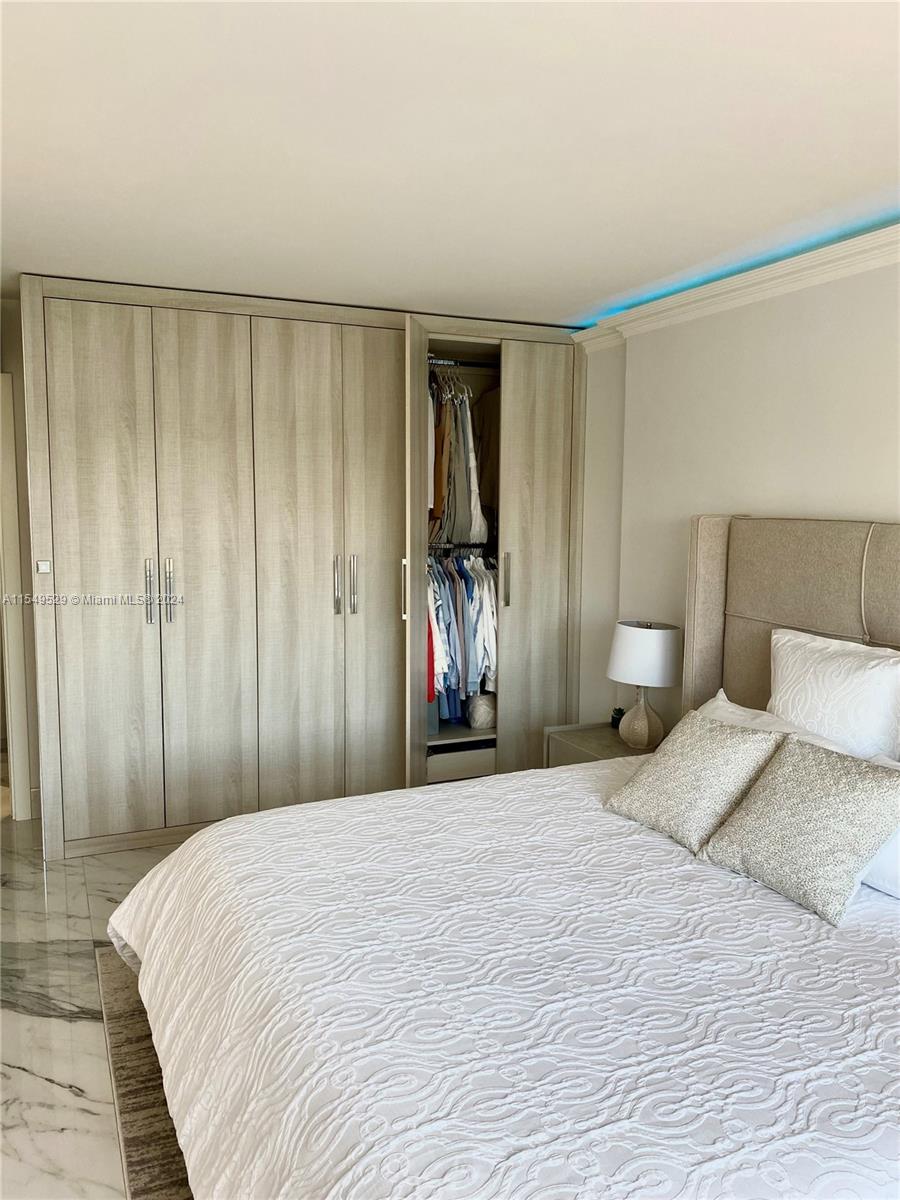 400 Kings Point Dr, Sunny Isles Beach, FL, 33160 United States, 1 Bedroom Bedrooms, ,1 BathroomBathrooms,Residential,For Sale,Kings Point Dr,A11549529