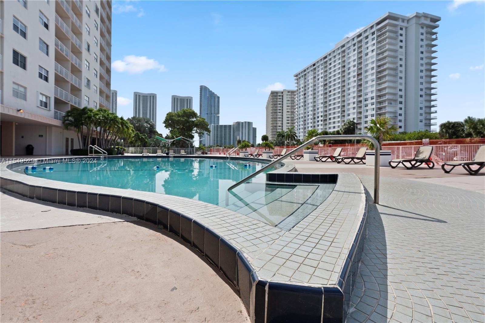 400 Kings Point Dr, Sunny Isles Beach, FL, 33160 United States, 1 Bedroom Bedrooms, ,1 BathroomBathrooms,Residential,For Sale,Kings Point Dr,A11549529