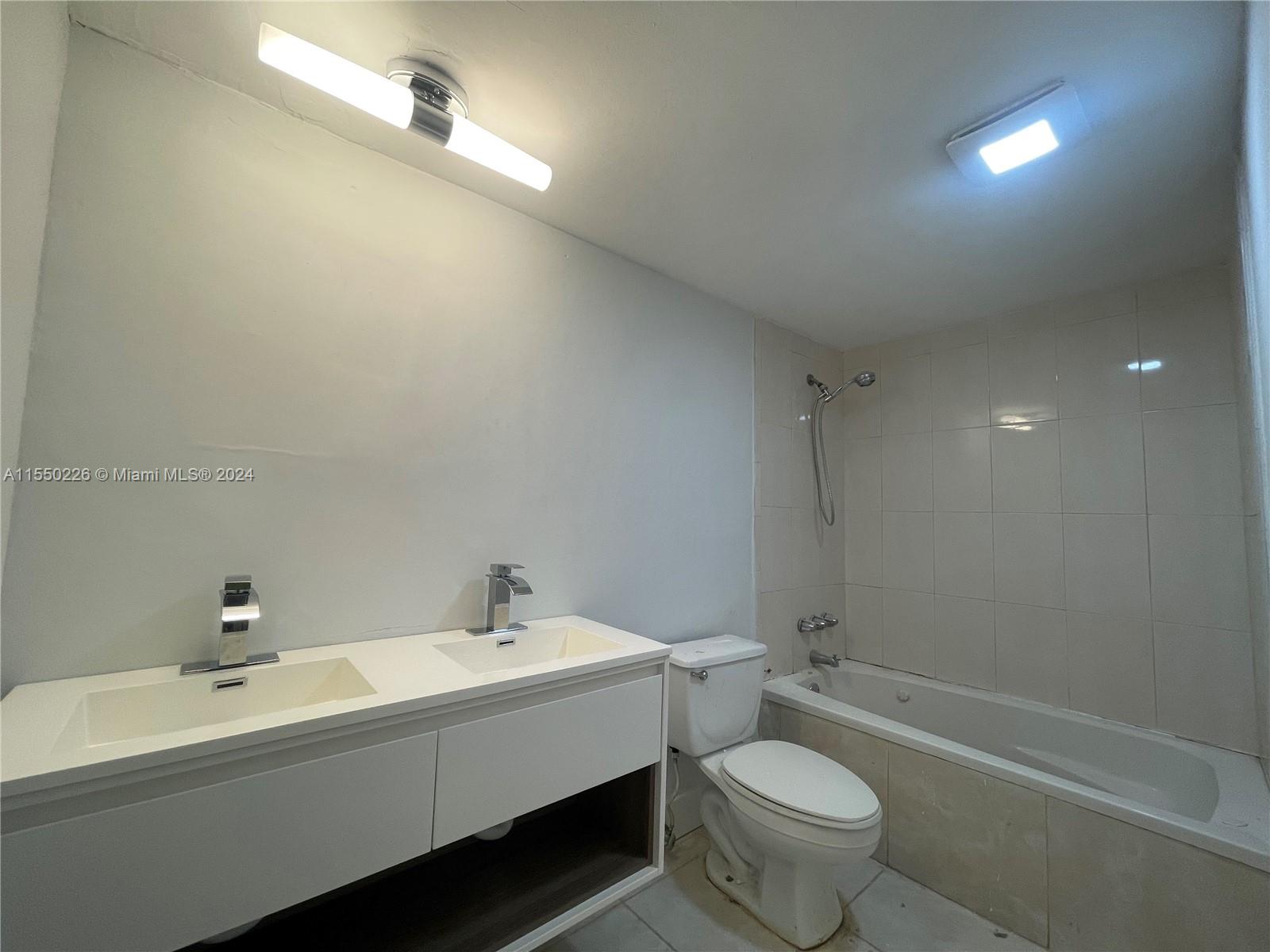 19390 Collins Ave, Sunny Isles Beach, FL, 33160 United States, 2 Bedrooms Bedrooms, ,2 BathroomsBathrooms,Residential,For Sale,Collins Ave,A11550226