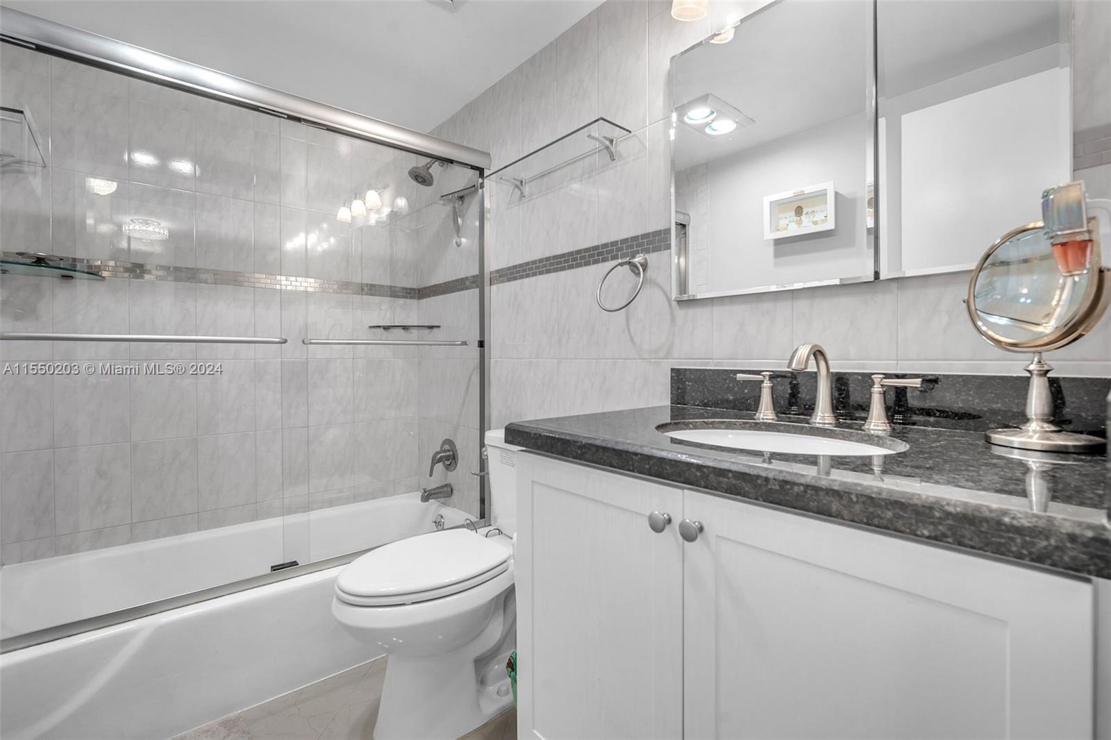 1965 S Ocean Dr 3M, Hallandale Beach, Florida 33009, 1 Bedroom Bedrooms, ,1 BathroomBathrooms,Residential,For Sale,1965 S Ocean Dr 3M,A11550203