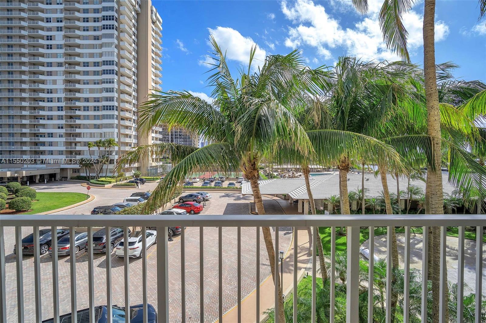 1965 S Ocean Dr 3M, Hallandale Beach, Florida 33009, 1 Bedroom Bedrooms, ,1 BathroomBathrooms,Residential,For Sale,1965 S Ocean Dr 3M,A11550203