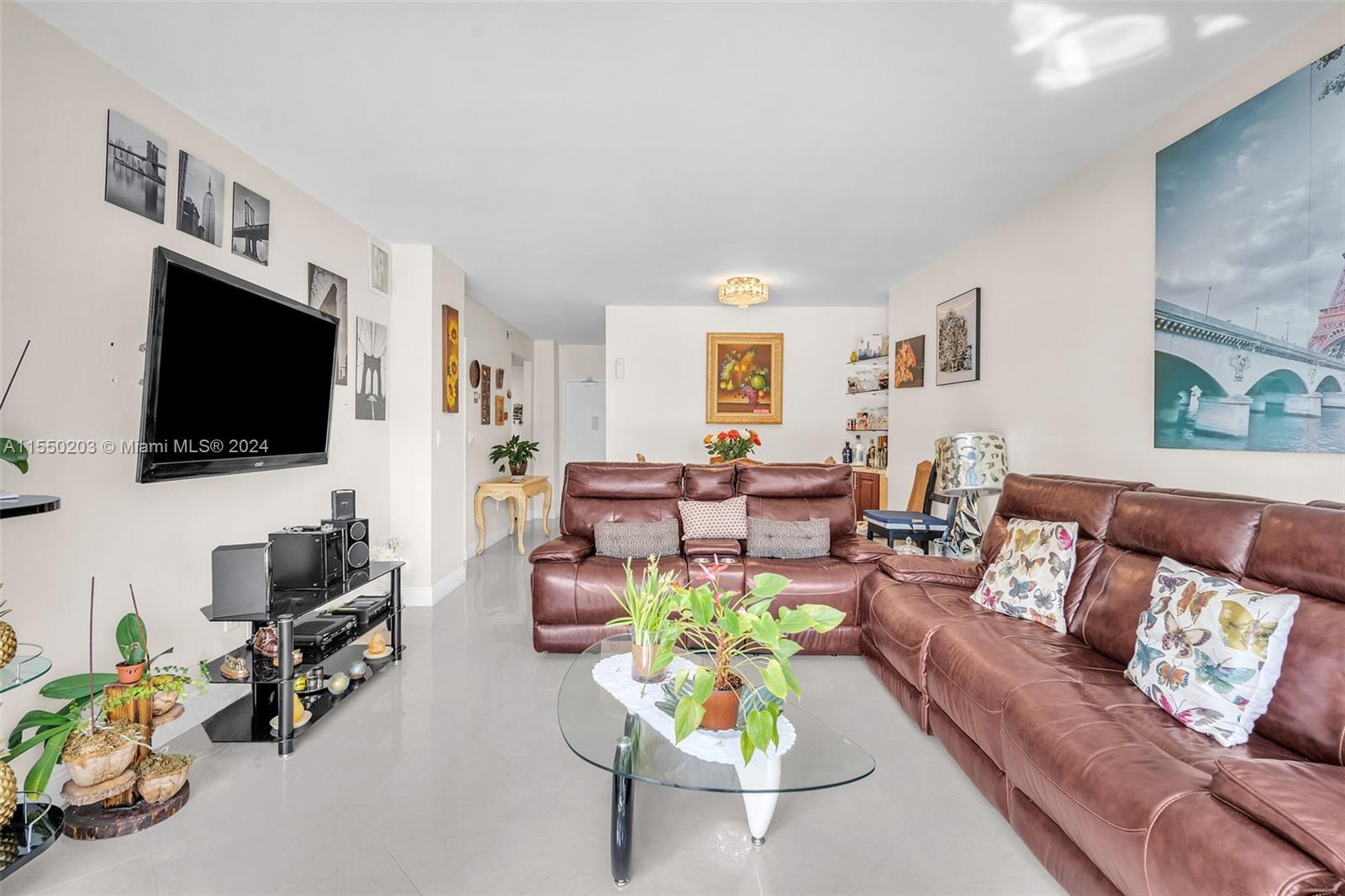 1965 S Ocean Dr 3M, Hallandale Beach, Florida 33009, 1 Bedroom Bedrooms, ,1 BathroomBathrooms,Residential,For Sale,1965 S Ocean Dr 3M,A11550203