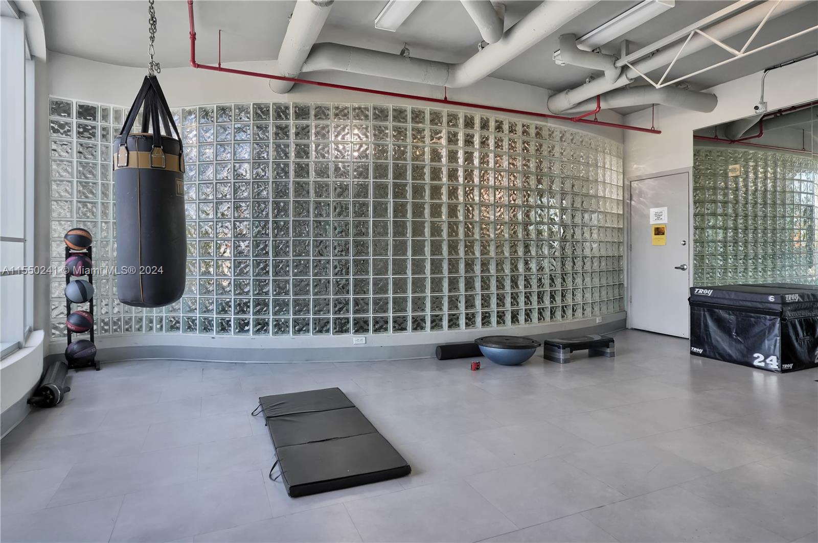 3029 NE 188th St 907, Aventura, Florida 33180, 1 Bedroom Bedrooms, 1 Room Rooms,2 BathroomsBathrooms,Residential,For Sale,3029 NE 188th St 907,A11550241