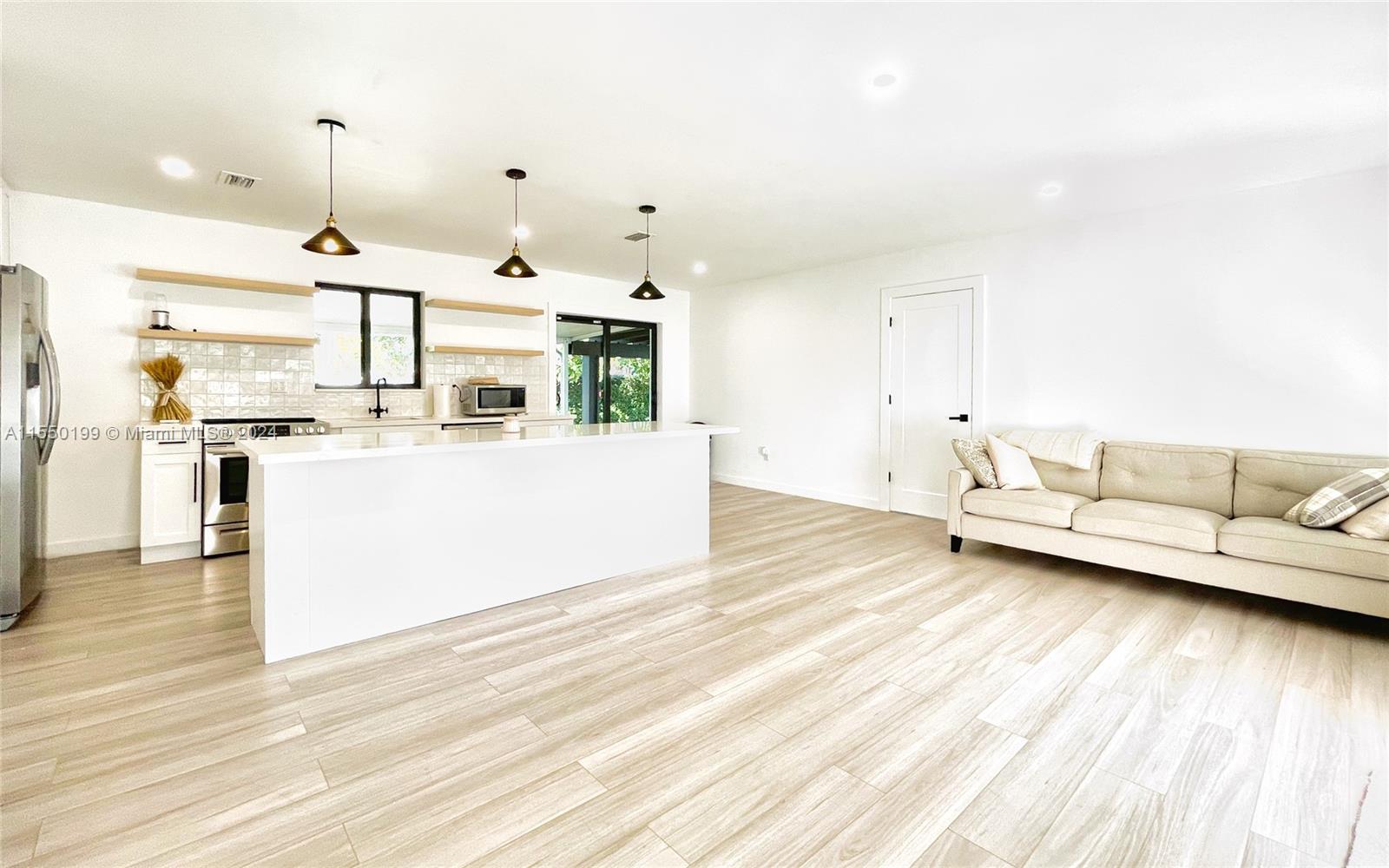 7040 SW 17th Ter 0, Miami, Florida 33155, 3 Bedrooms Bedrooms, ,2 BathroomsBathrooms,Residentiallease,For Rent,7040 SW 17th Ter 0,A11550199